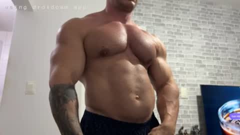 Snapshot of couplemuscle40 chatting on 06.15.26 couplemuscle40 online show from 06.15.26