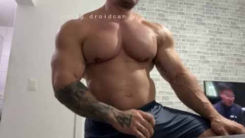 Snapshot of couplemuscle40 chatting on 06.19.26 couplemuscle40 online show from 06.19.26
