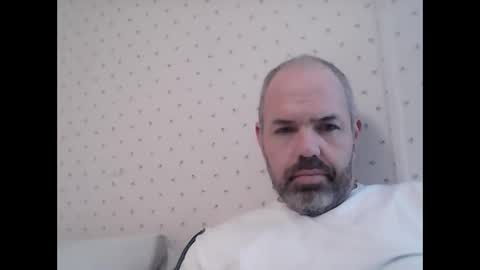 Snapshot of coupleofbucks chatting on 11.01.25 coupleofbucks online show from 11.01.25