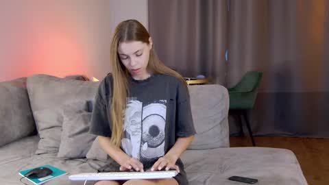 Snapshot of coverm chatting on 03.12.25 CoverM online show from 03.12.25