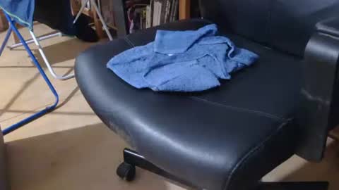 coyote017 online show from 04.15.26