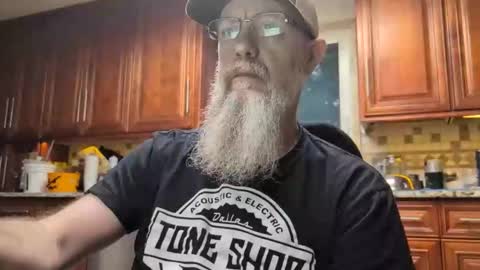 Snapshot of craven_moreass chatting on 05.29.26 Dick Fitswell online show from 05.29.26