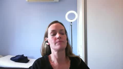 Anny online show from 11.12.25