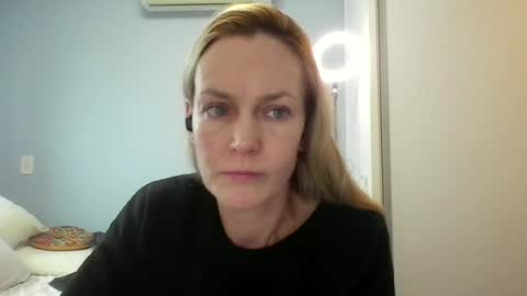 Snapshot of crazyanny chatting on 06.11.26 Anny online show from 06.11.26