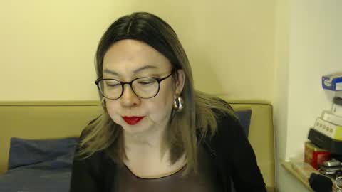 Snapshot of crazychika chatting on 01.12.25 Kelly online show from 01.12.25