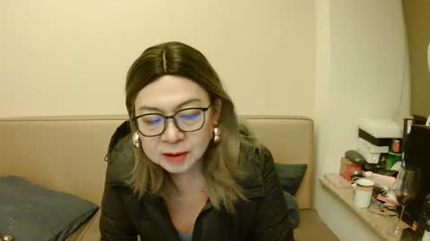 Snapshot of crazychika chatting on 03.05.25 Kelly online show from 03.05.25