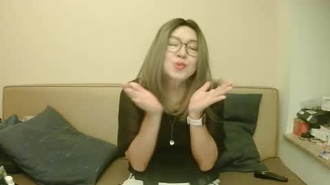 Snapshot of crazychika chatting on 10.03.25 Kelly online show from 10.03.25