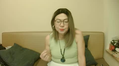 Snapshot of crazychika chatting on 10.12.25 Kelly online show from 10.12.25