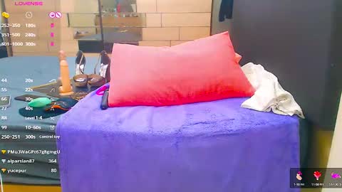 Snapshot of crazycouple034 chatting on 01.18.25 crazycouple034 online show from 01.18.25