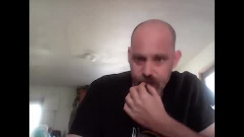 Snapshot of crazyheratic8 chatting on 10.19.25 crazyheratic8 online show from 10.19.25