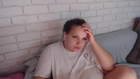 Crazyy Girl  online show from 11.21.25