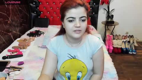 Snapshot of crazzy_pussy chatting on 02.06.25 Ana  online show from 02.06.25