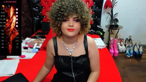Snapshot of crazzy_pussy chatting on 09.30.25 Ana  online show from 09.30.25
