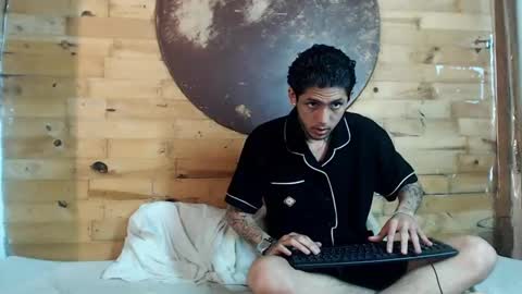  CAMILA Y SEBASTIAN online show from 01.24.25