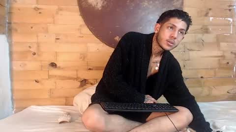  CAMILA Y SEBASTIAN online show from 02.14.25