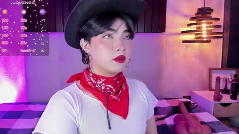 Snapshot of creamy_angelo chatting on 10.22.25 creamy_angelo online show from 10.22.25