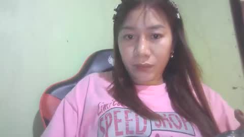 Snapshot of creamy_dara chatting on 10.14.25 creamy dara online show from 10.14.25