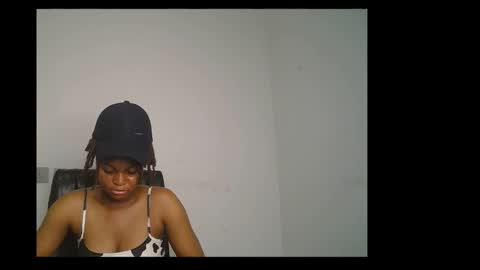 Snapshot of creamy_juicypussy chatting on 03.01.25 Lady jasmine online show from 03.01.25