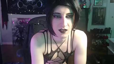 Snapshot of creamy_lust chatting on 02.23.25 Sylvia online show from 02.23.25