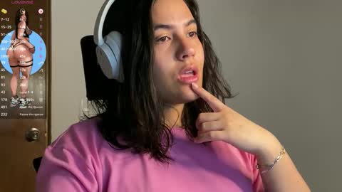 Snapshot of creamy_zamy chatting on 12.14.25 Your Indie Cream Dream online show from 12.14.25