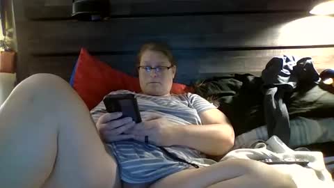 Snapshot of creamymadona chatting on 10.16.25 Heather online show from 10.16.25