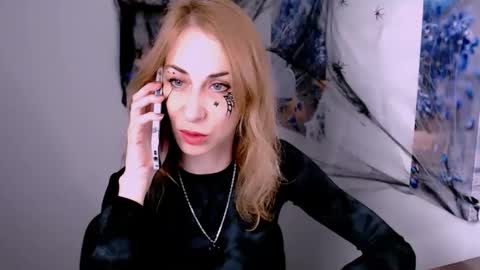 Snapshot of create_your_own_sun chatting on 11.01.25 Lera online show from 11.01.25