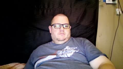 Snapshot of creeeping_death chatting on 12.02.24 The hopeless romantic online show from 12.02.24