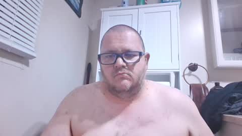 Snapshot of creeeping_death chatting on 12.29.24 The hopeless romantic online show from 12.29.24