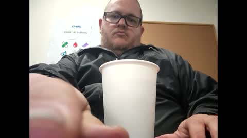 Snapshot of creeeping_death chatting on 01.03.25 The hopeless romantic online show from 01.03.25