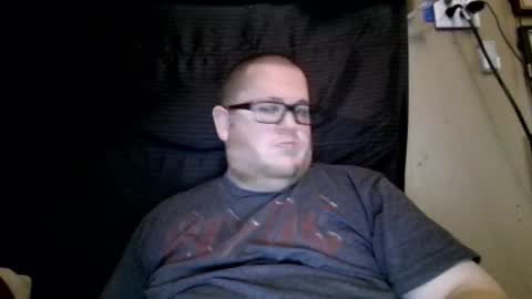 Snapshot of creeeping_death chatting on 01.28.25 The hopeless romantic online show from 01.28.25