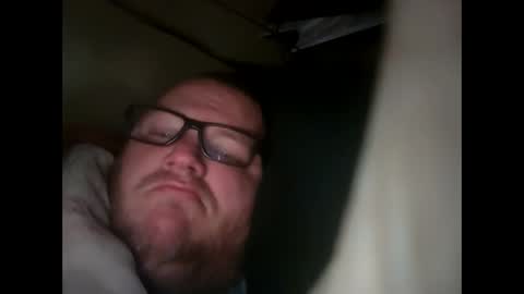 Snapshot of creeeping_death chatting on 01.29.25 The hopeless romantic online show from 01.29.25