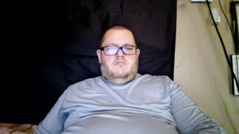 Snapshot of creeeping_death chatting on 01.29.25 The hopeless romantic online show from 01.29.25