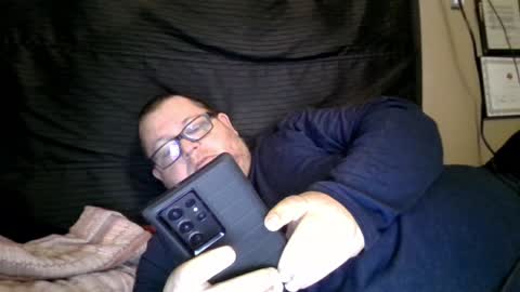 Snapshot of creeeping_death chatting on 02.06.25 The hopeless romantic online show from 02.06.25