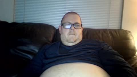 Snapshot of creeeping_death chatting on 02.21.25 The hopeless romantic online show from 02.21.25