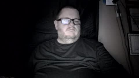 Snapshot of creeeping_death chatting on 03.08.25 The hopeless romantic online show from 03.08.25