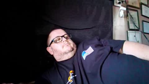 Snapshot of creeeping_death chatting on 09.12.25 The hopeless romantic online show from 09.12.25