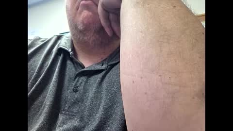 Snapshot of creeeping_death chatting on 09.23.25 The hopeless romantic online show from 09.23.25