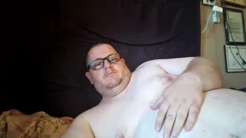 Snapshot of creeeping_death chatting on 09.26.25 The hopeless romantic online show from 09.26.25