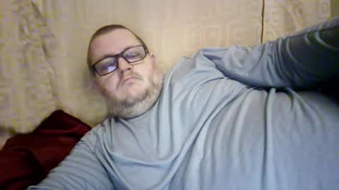 Snapshot of creeeping_death chatting on 01.18.26 The hopeless romantic online show from 01.18.26