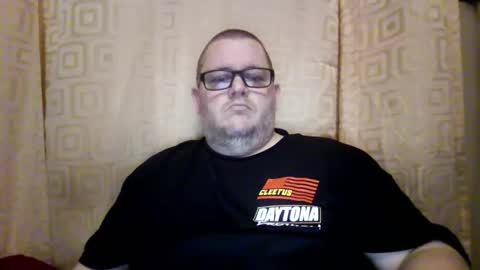 Snapshot of creeeping_death chatting on 02.17.26 The hopeless romantic online show from 02.17.26