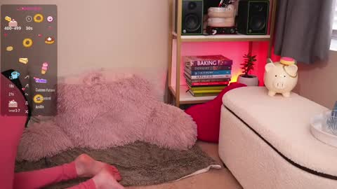 Snapshot of creme_dela_creme chatting on 01.05.25 Quinn de la Creme online show from 01.05.25