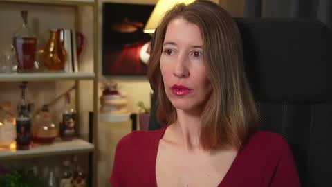 Snapshot of creme_dela_creme chatting on 10.07.25 Quinn de la Creme online show from 10.07.25