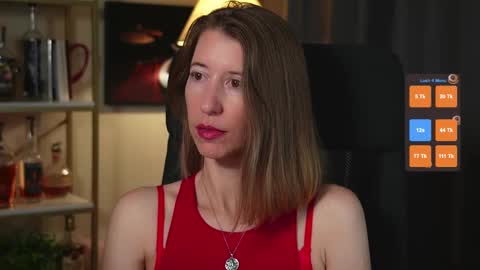 Snapshot of creme_dela_creme chatting on 10.17.25 Quinn de la Creme online show from 10.17.25