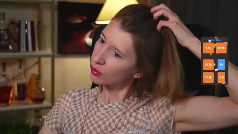 Snapshot of creme_dela_creme chatting on 10.21.25 Quinn de la Creme online show from 10.21.25