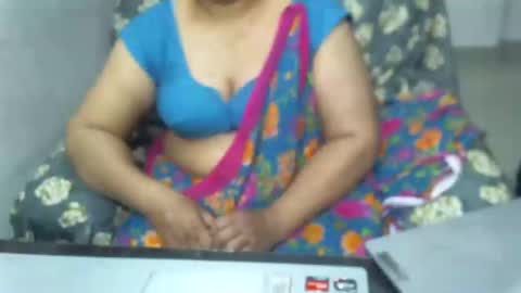 Snapshot of crezybhabihot chatting on 01.16.25 Sonika69 online show from 01.16.25