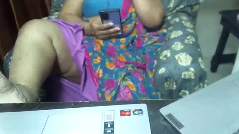 Snapshot of crezybhabihot chatting on 01.18.25 Sonika69 online show from 01.18.25