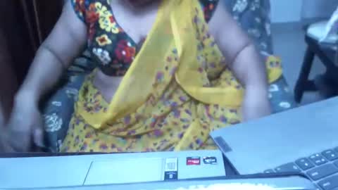 Snapshot of crezybhabihot chatting on 01.26.25 Sonika69 online show from 01.26.25