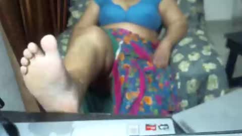 Snapshot of crezybhabihot chatting on 02.05.25 Sonika69 online show from 02.05.25