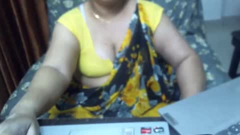 Snapshot of crezybhabihot chatting on 03.03.25 Sonika69 online show from 03.03.25
