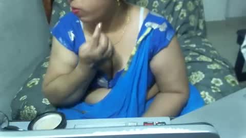 Snapshot of crezybhabihot chatting on 03.04.25 Sonika69 online show from 03.04.25